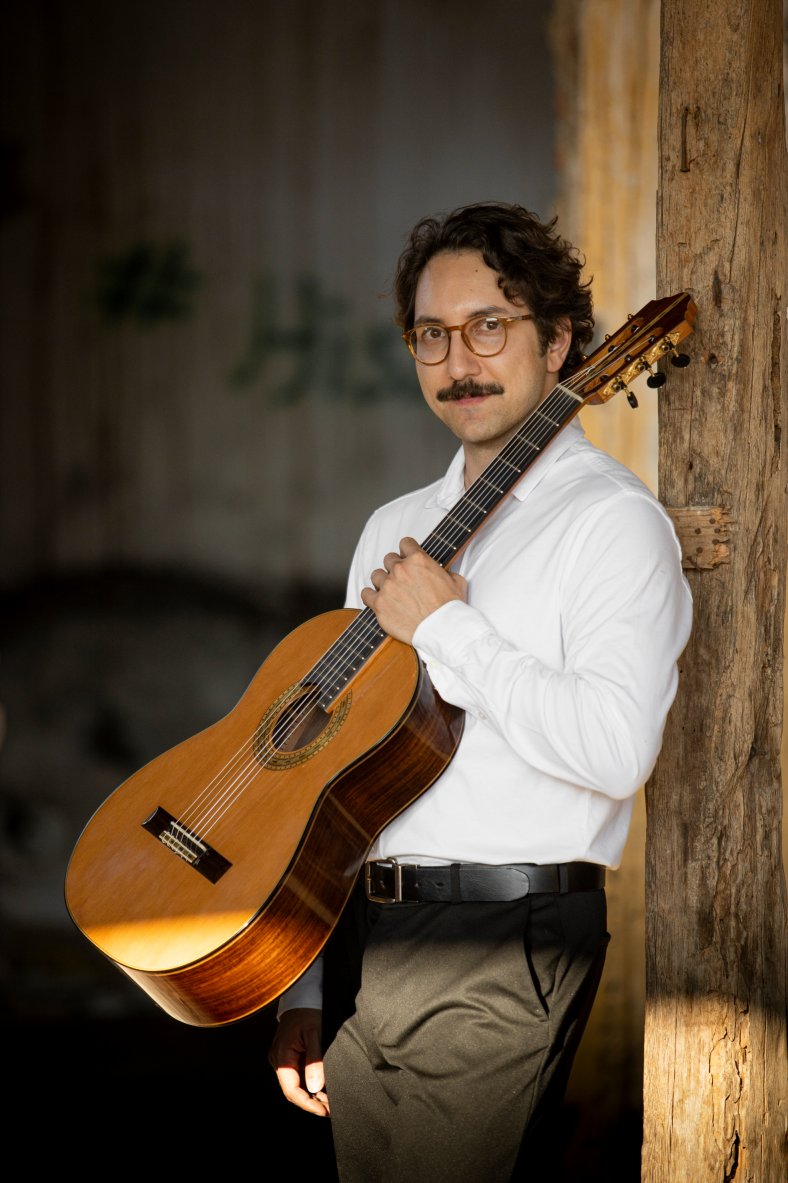 Celil Refik