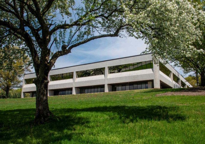 1800 Valley Road.jpg