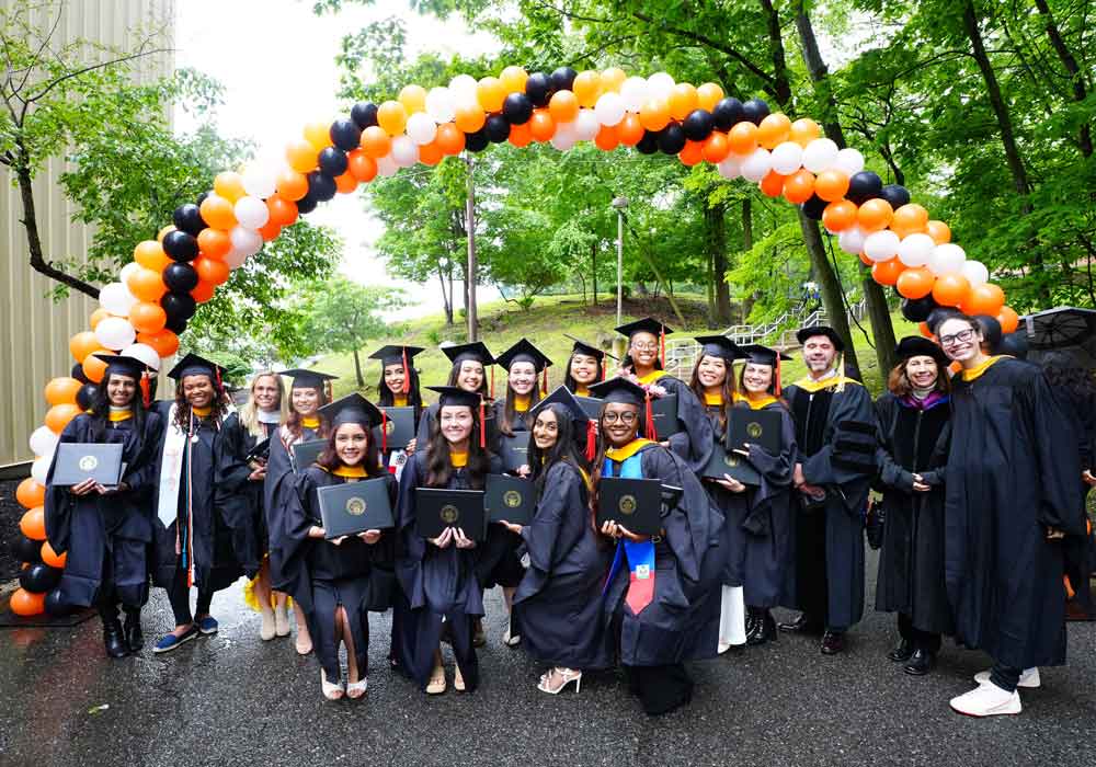 GradComm25_1000x700a_72.jpg